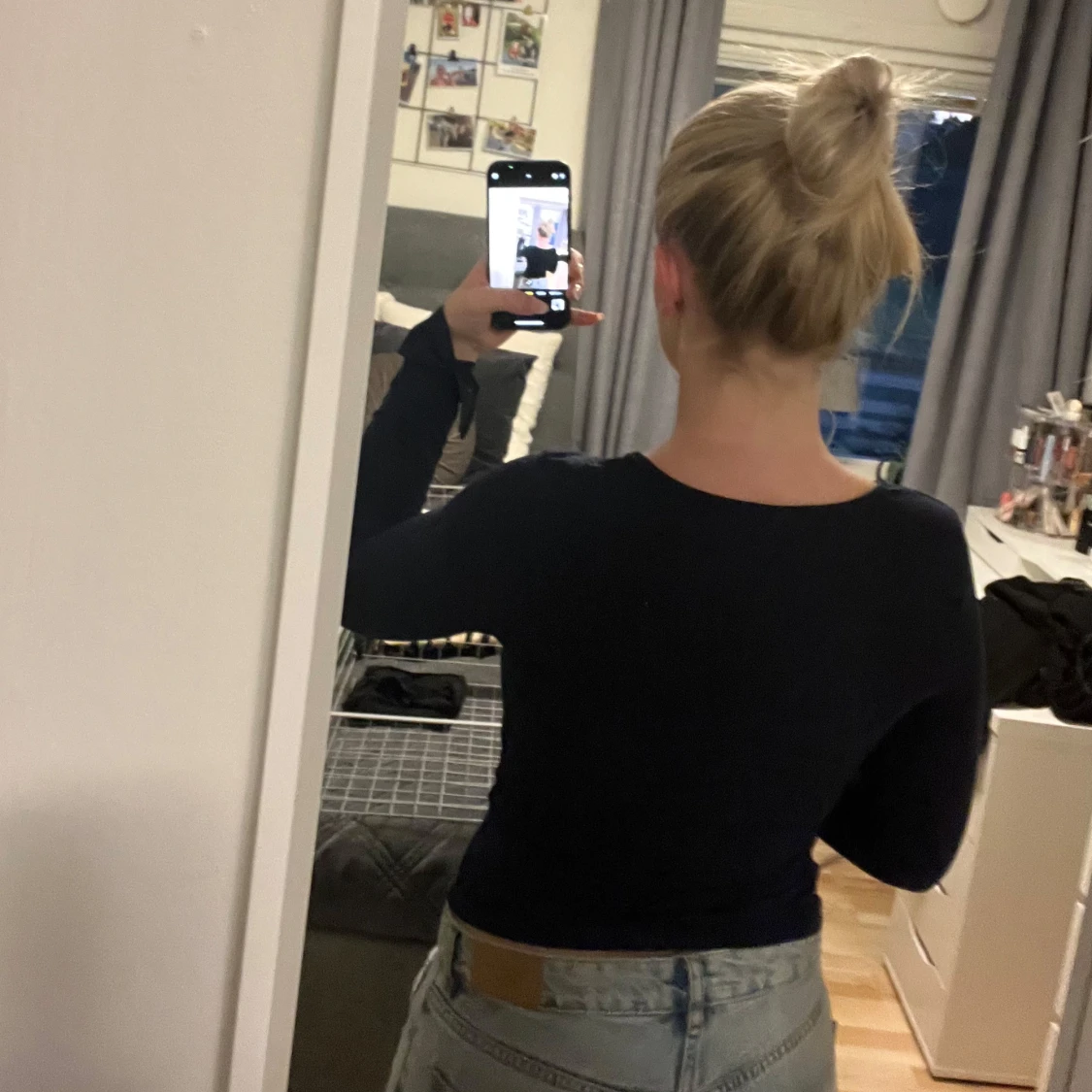 Mörkblå långärmad topp med slits - 2