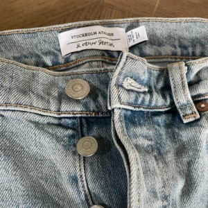 Vida jeans  - Vida jeans från Other stories, kommer aldrig till användning. Låg i midjan 