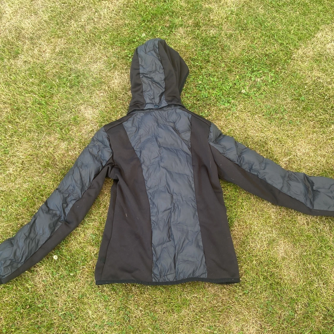 Svart pufferjacka från JH Collection - 1