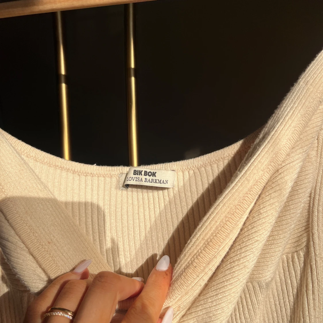 Ljusbeige, lång bandeauklänning - 4