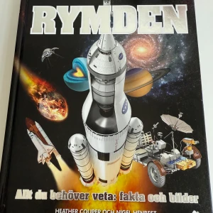 Rymden: Allt du behöver veta: fakta och bilder - Upptäck universum med coola bilder och spännande fakta om planeter, galaxer och rymdfärder! Bra för dig som vill veta mer om stjärnor, Mars och hur människan utforskar rymden. Inspirerande och lättläst för unga rymdfantaster. Ord pris 149kr, pris kan diskuteras