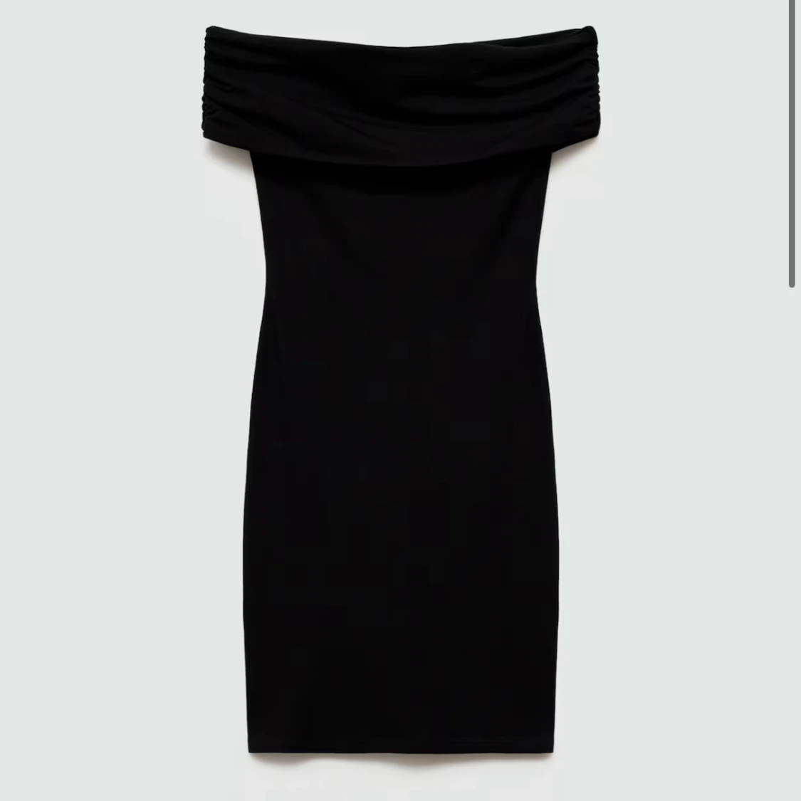 Svart offshoulder kort klänning - 1