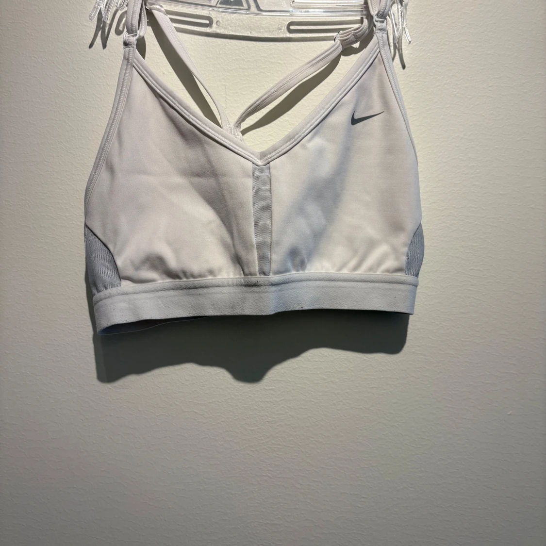 Vit sporttopp från Nike Dri-Fit S