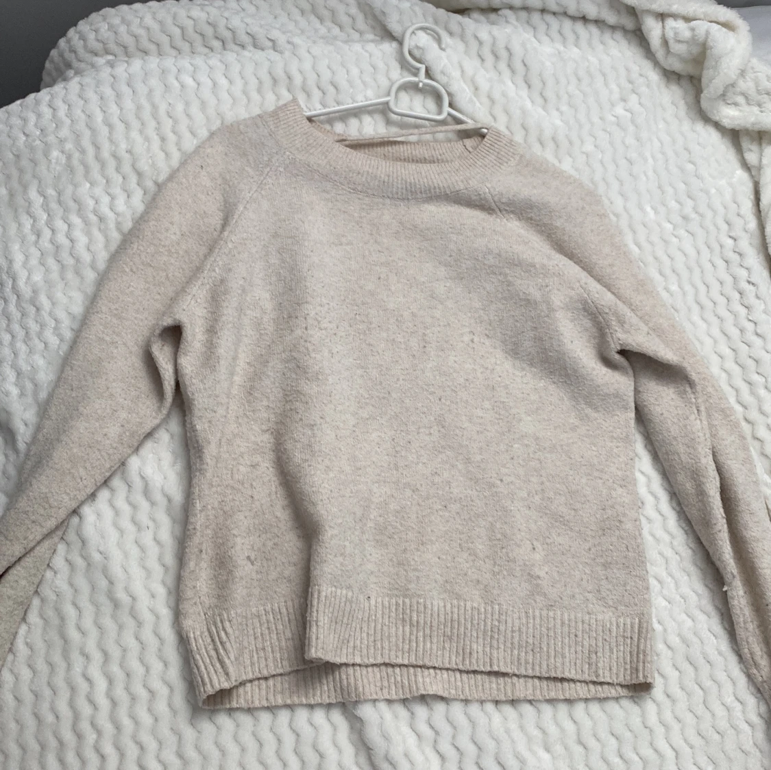 Beige stickad tröja från Vero Moda - 3