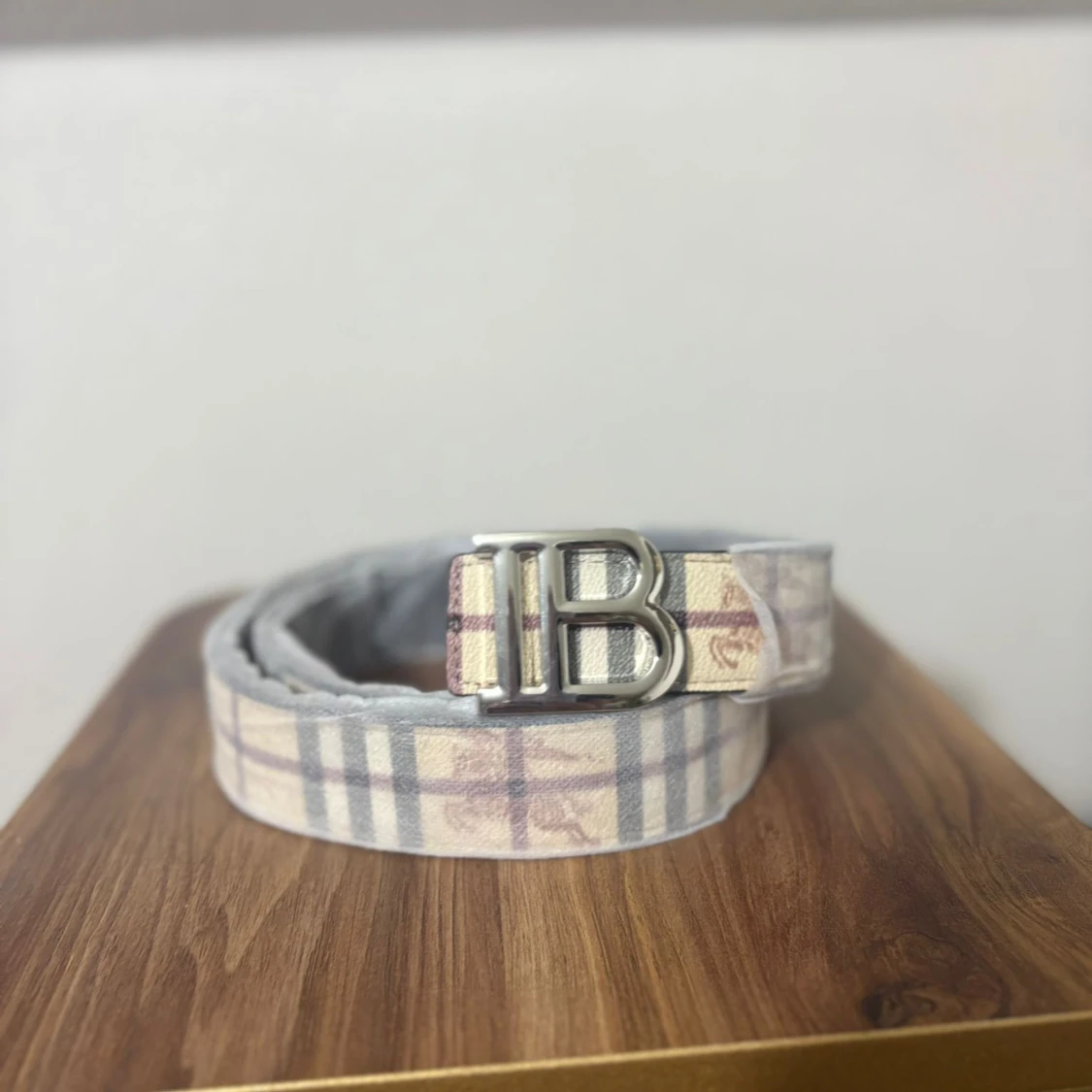 Rutmönstrat Burberry-inspirerat bälte