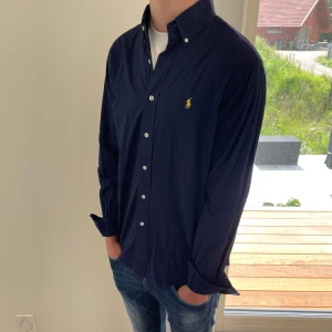 Polo Ralph lauren skjorta  - Säljer nu denna Polo Ralph lauren skjorta, skriv för fler bilder/frågor🙌🏼