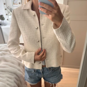 Tweedjacka Zara - Såå fin tweedjacka från Zara. Använd 1 gång. 