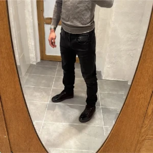 Replay jeans  - Ett par snygga jeans från Replay i storlek W33 L32 i modellen Anbbas 