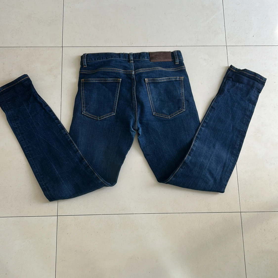 Mörkblå skinny jeans från J.Lindeberg - 1