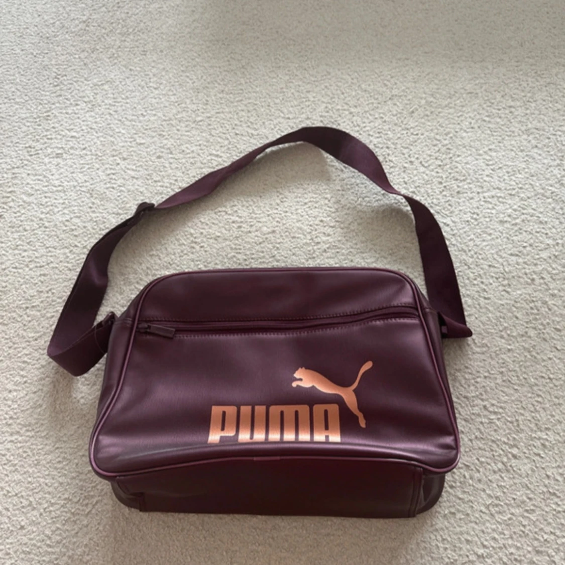 Lila träningsväska