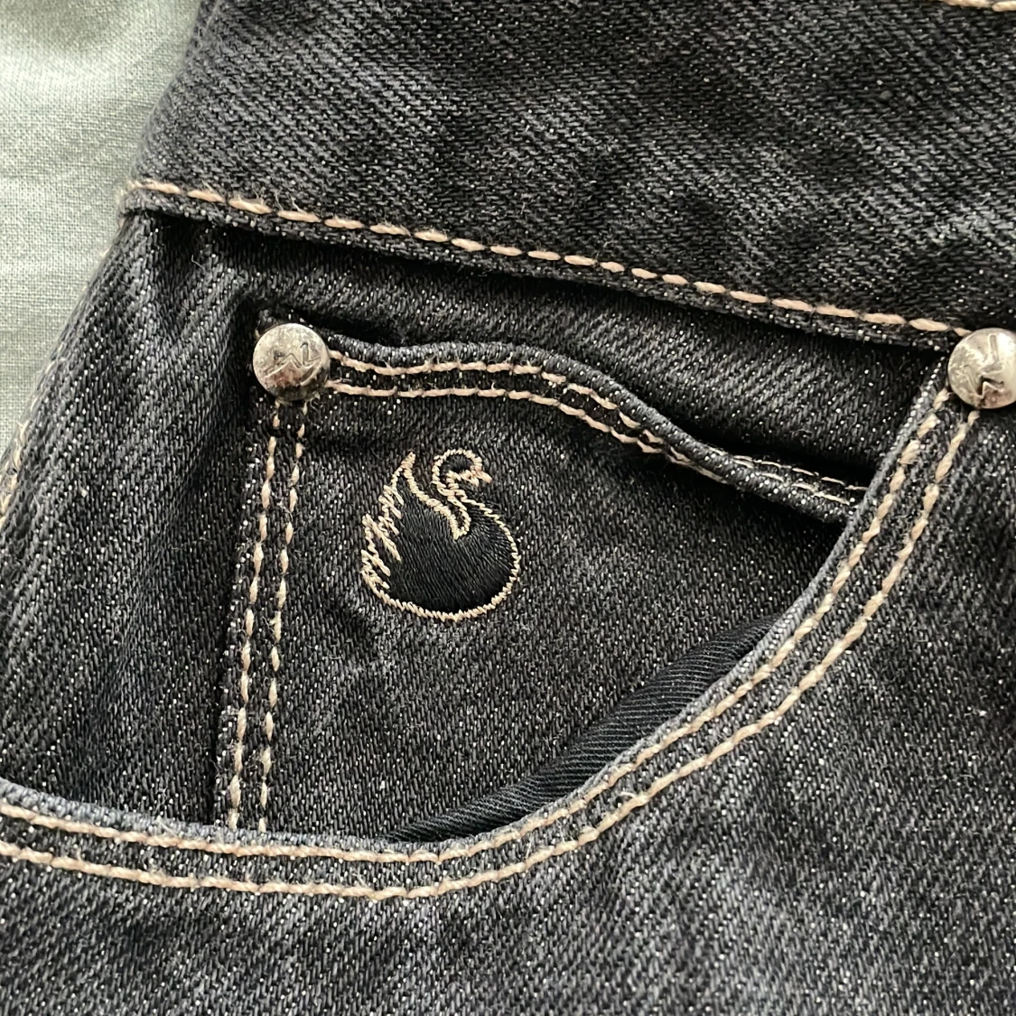 Svarta jeans från Gloria Vanderbilt - 3