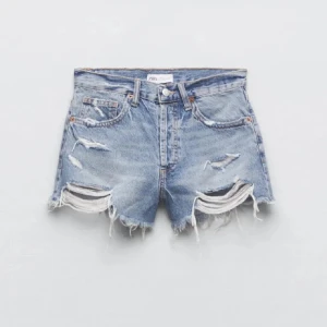 Zara jeansshorts🩵🩵 - Superfina jeansshorts från Zara🫶🏼 Nytt skick, storlek 36🥰🥰