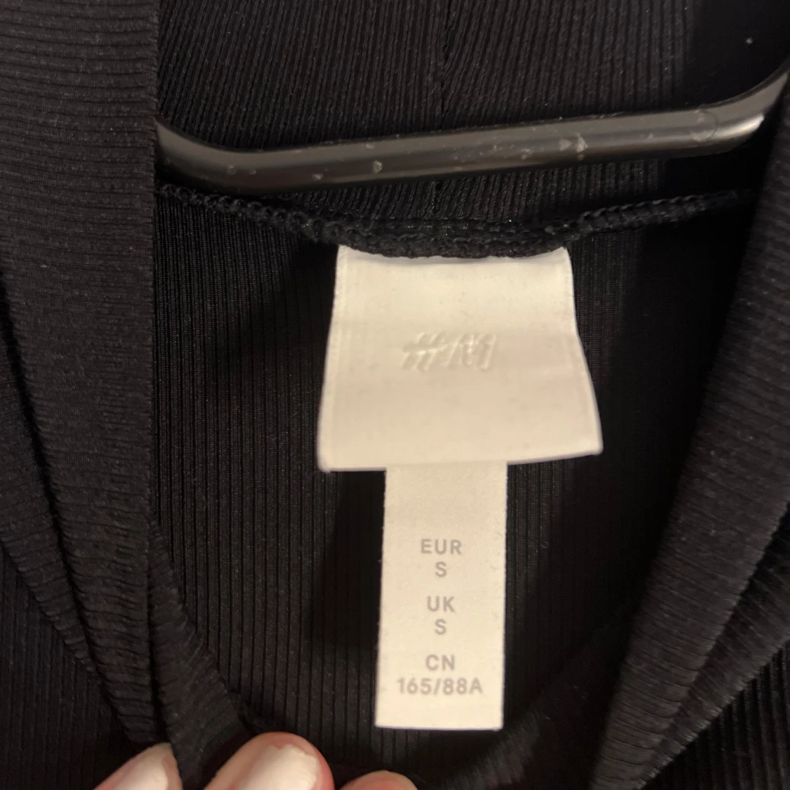 Svart ribbad polotopp från H&M - 1