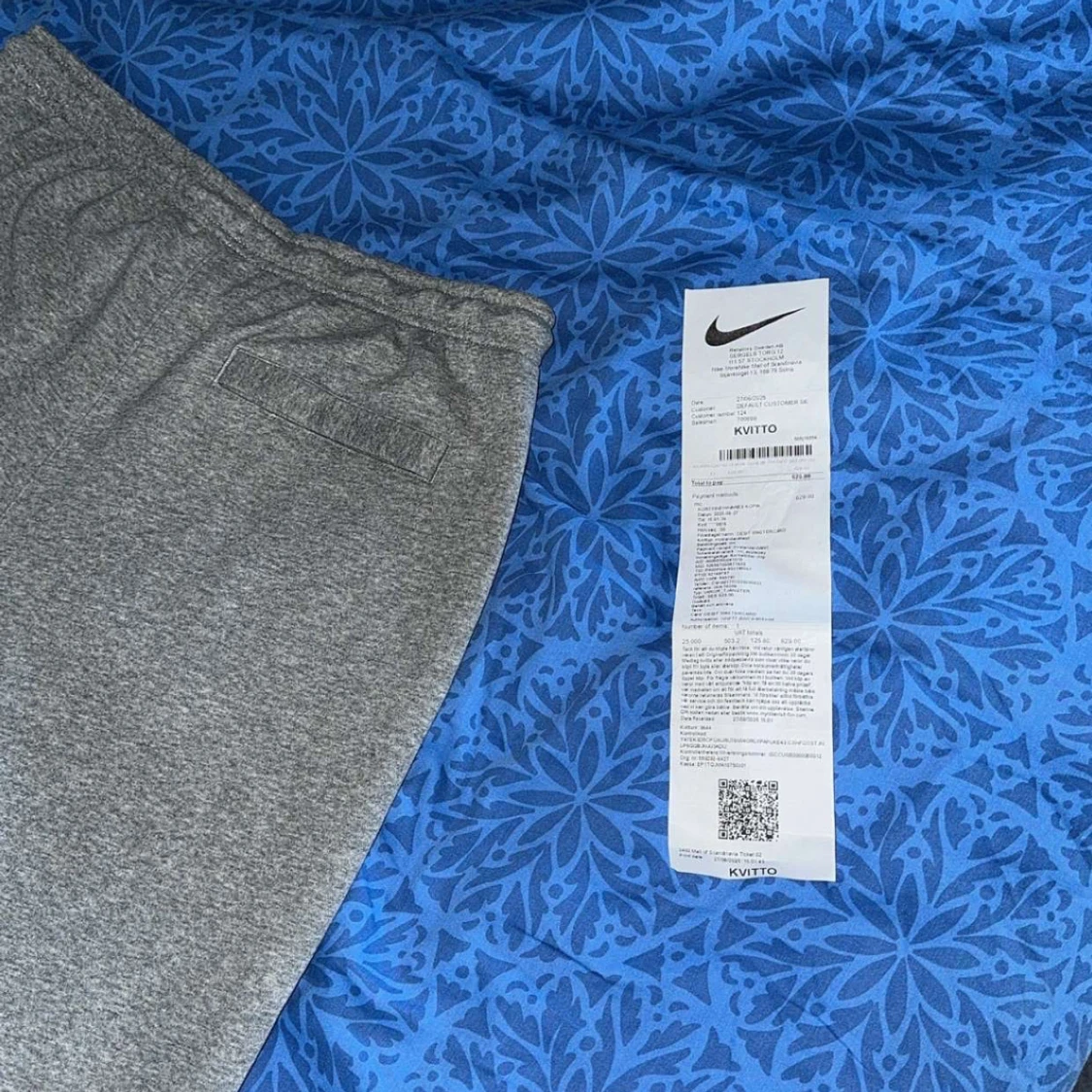 Grå mjukisbyxor från Nike, storlek M - 3