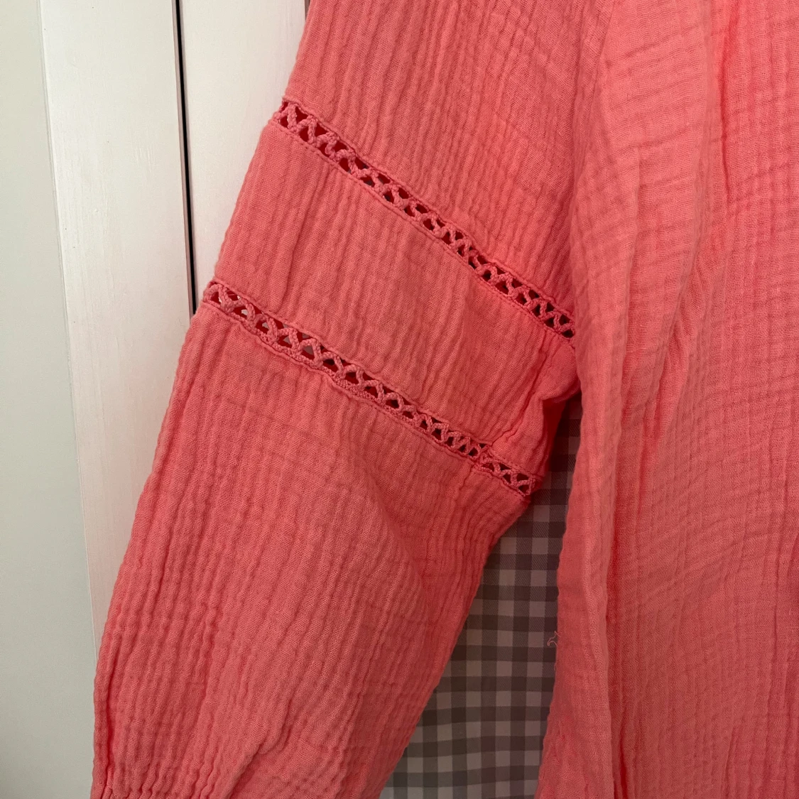 Korallrosa blus från Pola, strl S - 1