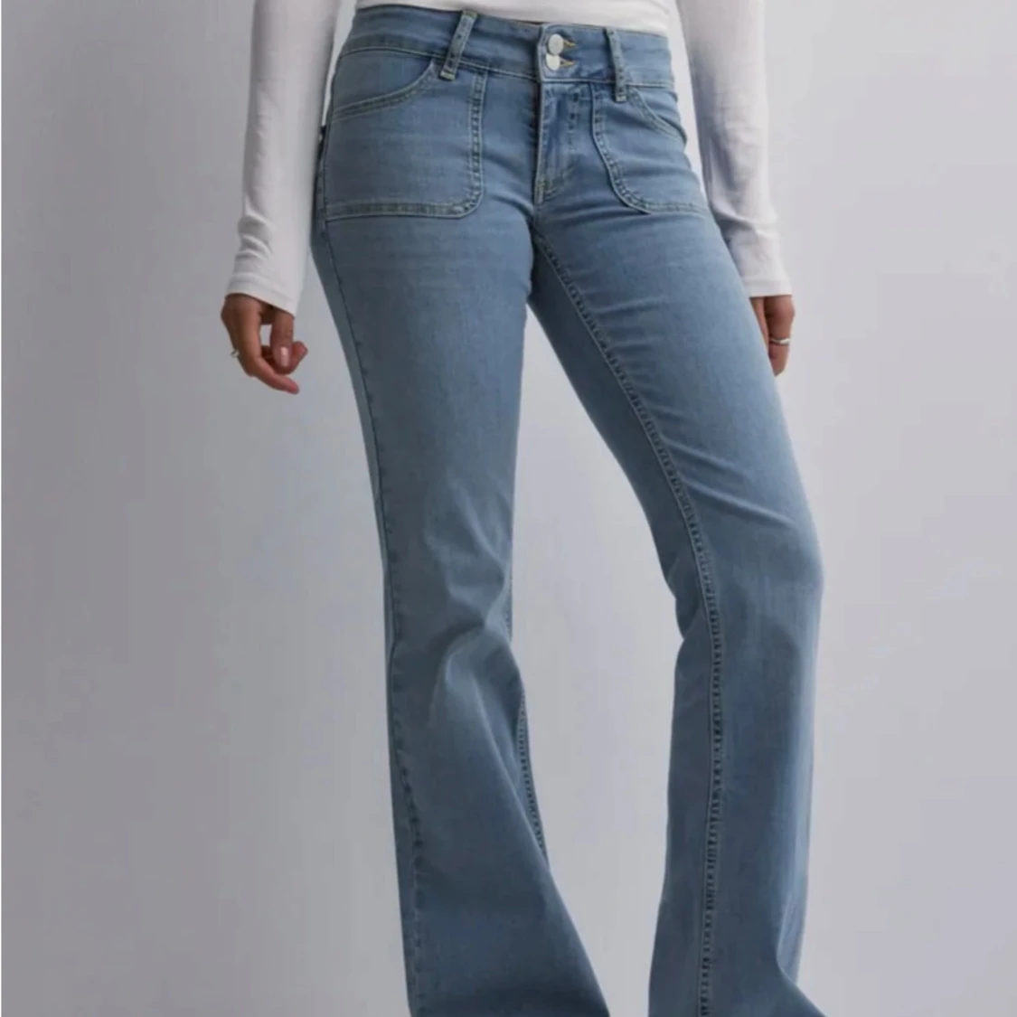 Bootcut jeans i ljusblå denim - 1