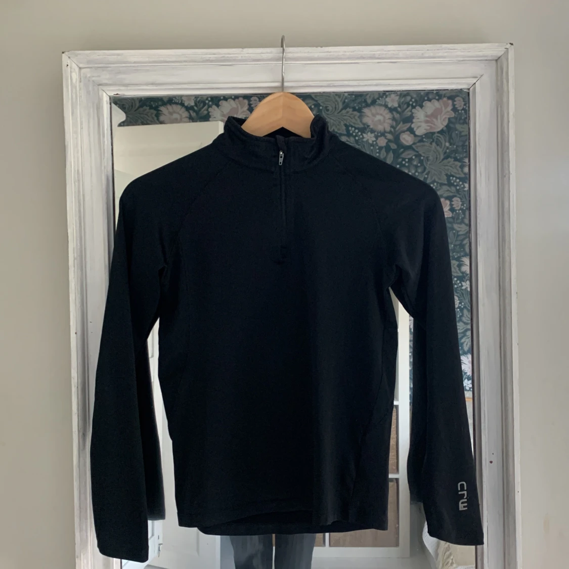 Svart långärmad tröja från CRW