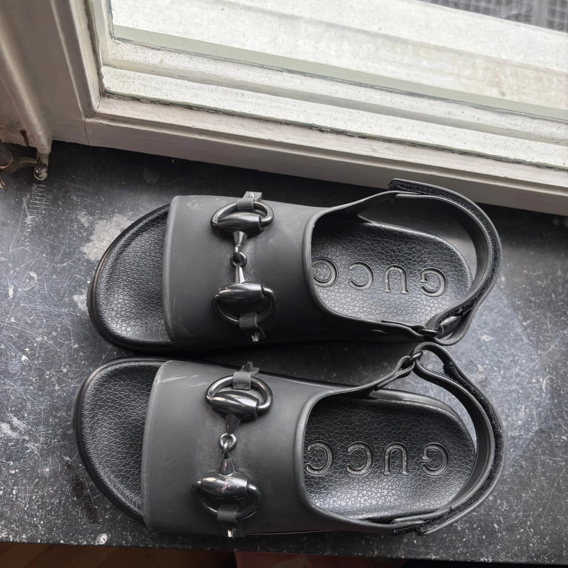 Svarta sandaler från Gucci med plattform - 1