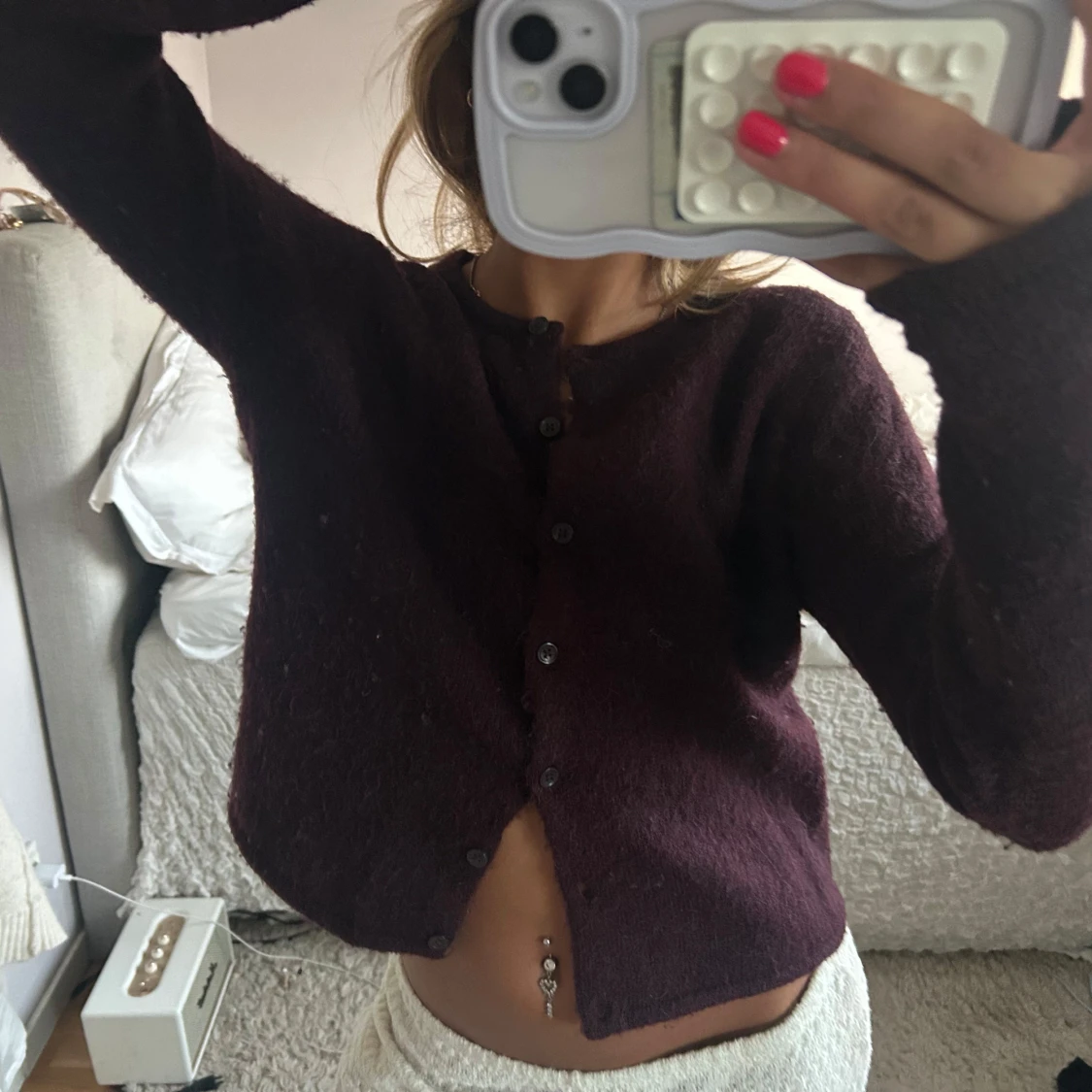 Vinröd stickad kofta