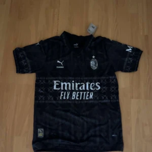 T-shirt - Helt ny. Inte använd 