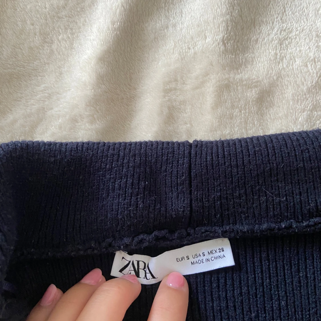 Marinblå och vit randig kofta från Zara - 3