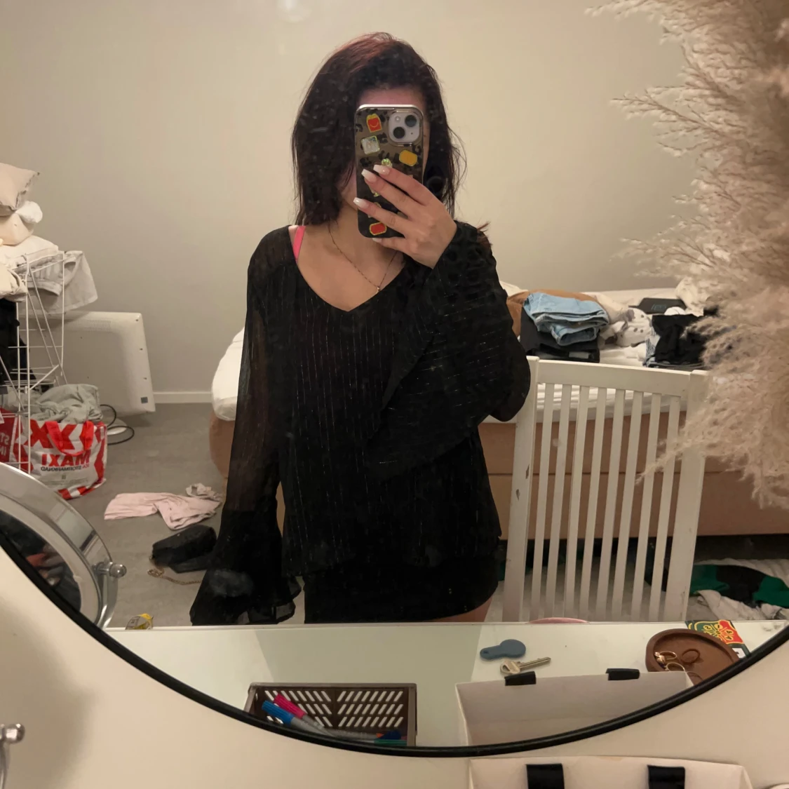 Svart blus med tunna glitter ränder - 2