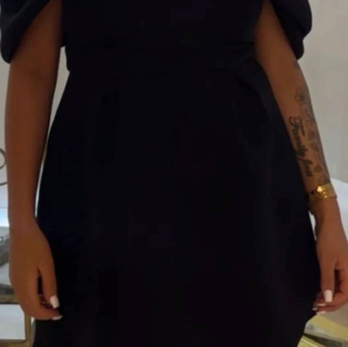 Svart kort klänning från ASOS DESIGN