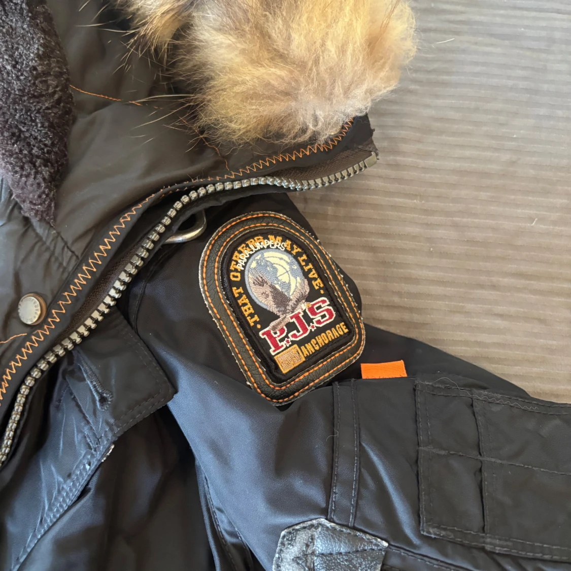 Svart Parajumpers parkajacka med päls - 2