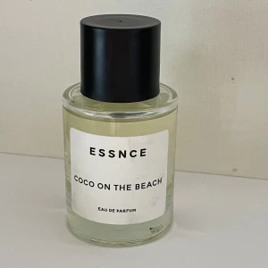 ESSNCE Coco On The Beach edp  - Top notes are Bergamot, Pistachio and Cardamom; middle notes are Ylang Ylang, Jasmine, Tuberose, Pepper and Rose; base notes are Coconut, Tonka Bean, Amber and Benzoin. 50ml 
