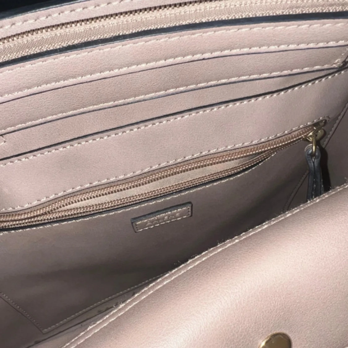 Beige handväska  - 1