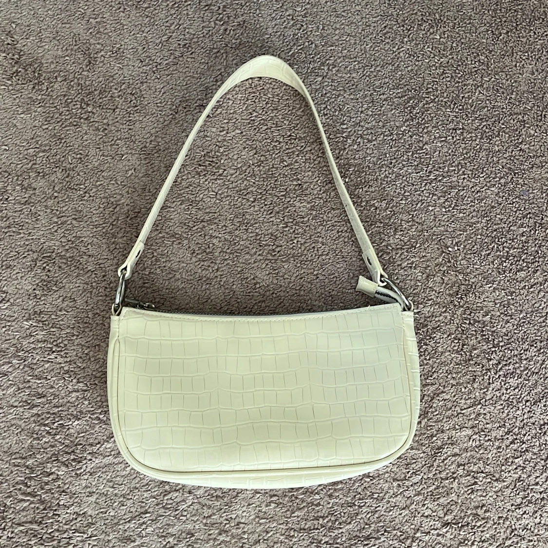 Beige axelväska med croco-mönster