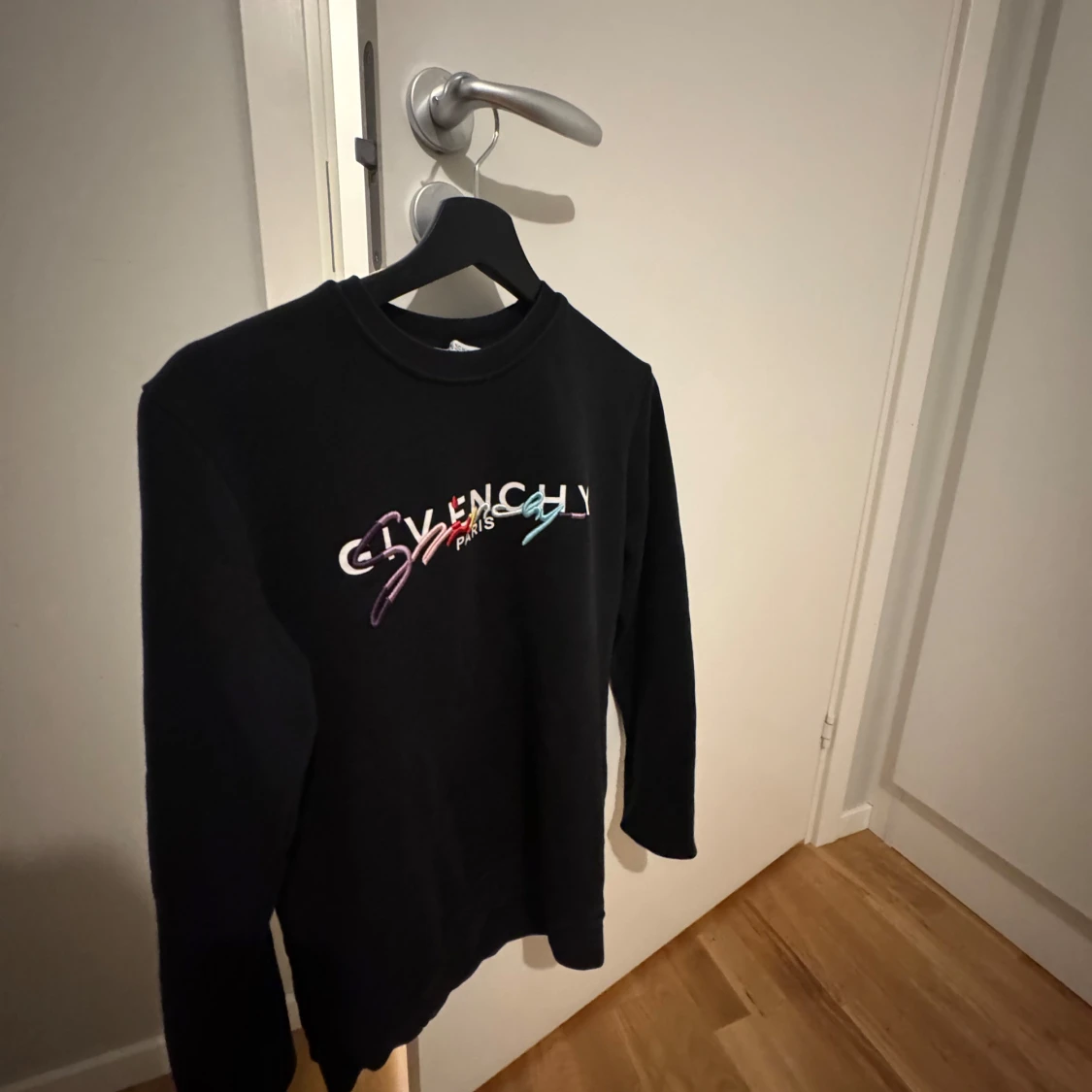 Svart Givenchy sweatshirt