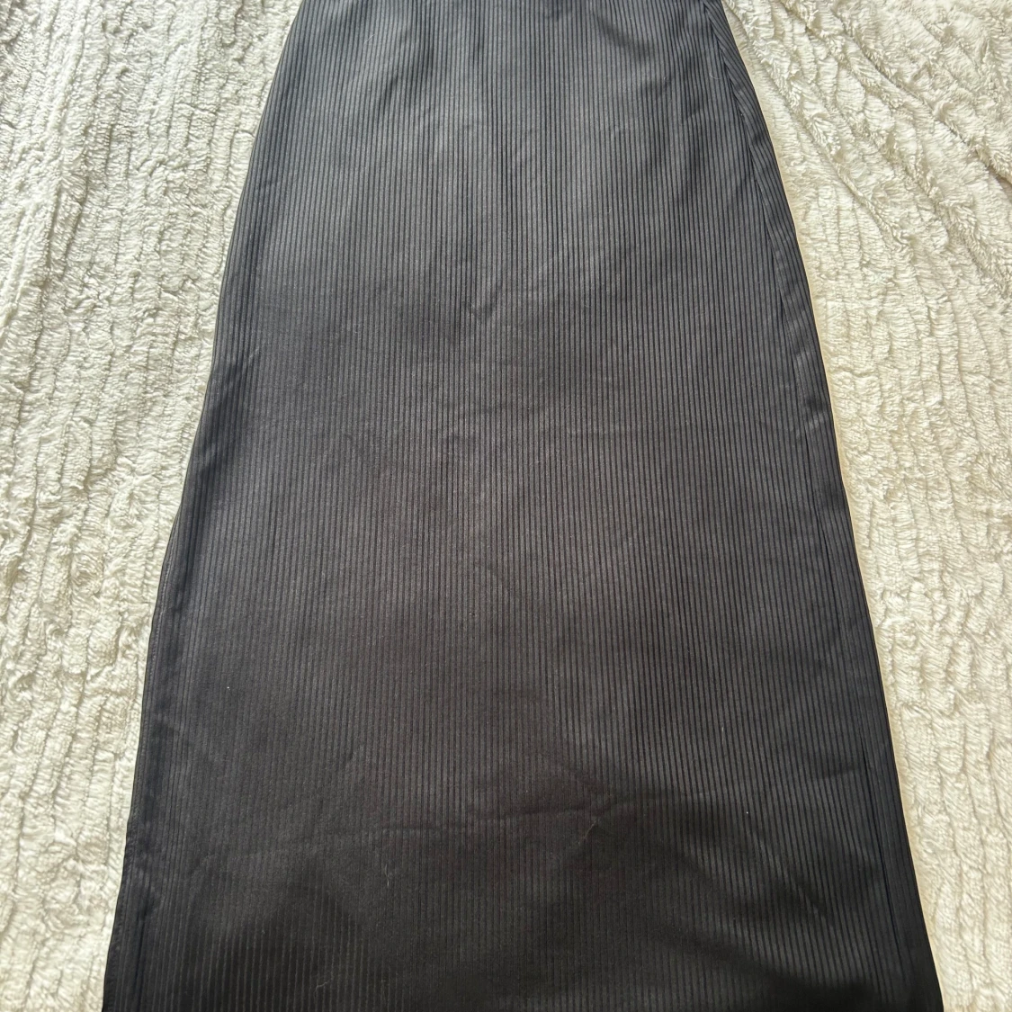 Svart långkjol med slits