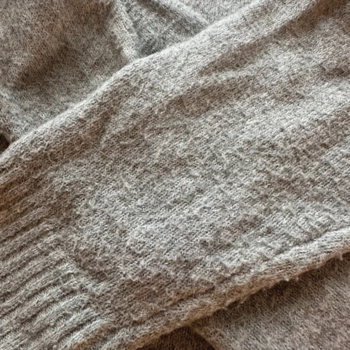 Grå stickad tröja från Vero Moda - 2