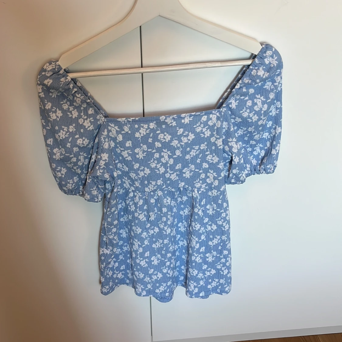 Blommig blå blus från Bubbleroom XS - 2