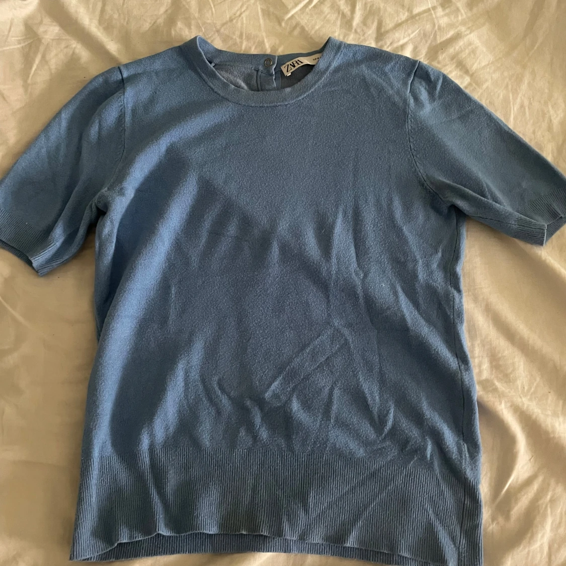 Blå kortärmad tröja från Zara - 1
