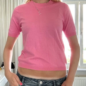 rosa topp - så söt stickad rosa topp i jättefint skick 💖