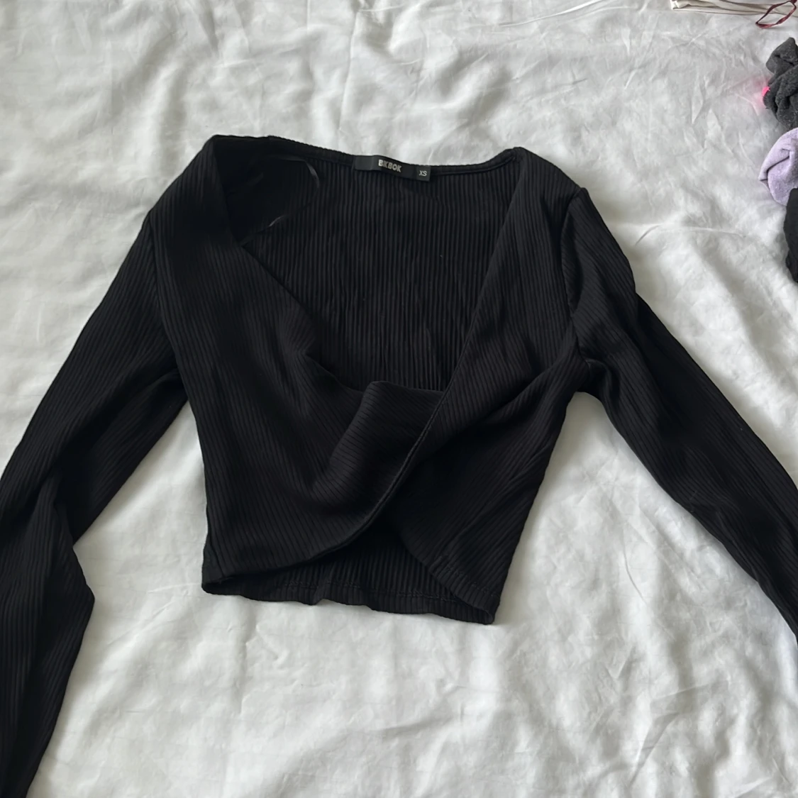 Svart omlottopp från Bik Bok XS - 1