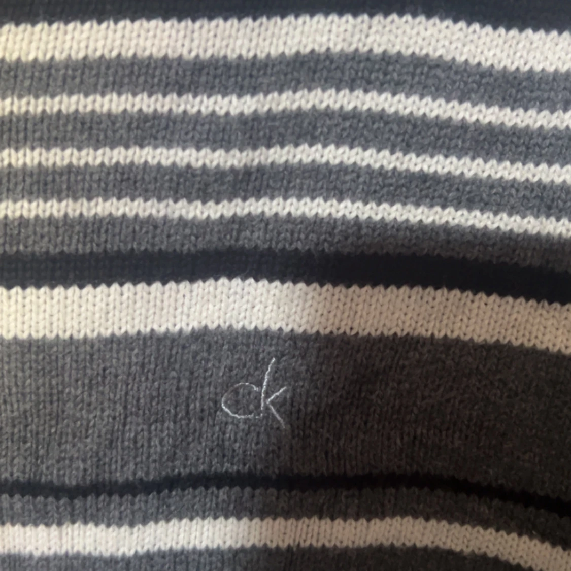 Randig stickad tröja från Calvin Klein Jeans - 1