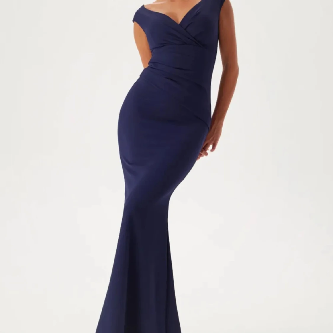 Marinblå långklänning från Bubbleroom - 2