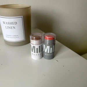 Milk Makeup bronzer & blush stick - Milk makeup bronser och blush stick! Jag har andvänt den cirka 5gånger så dem är ungefär helt nya. Man kan köpa en av dem vilket kostar 150kr men båda 300kr Priset kan diskuteras!💞 