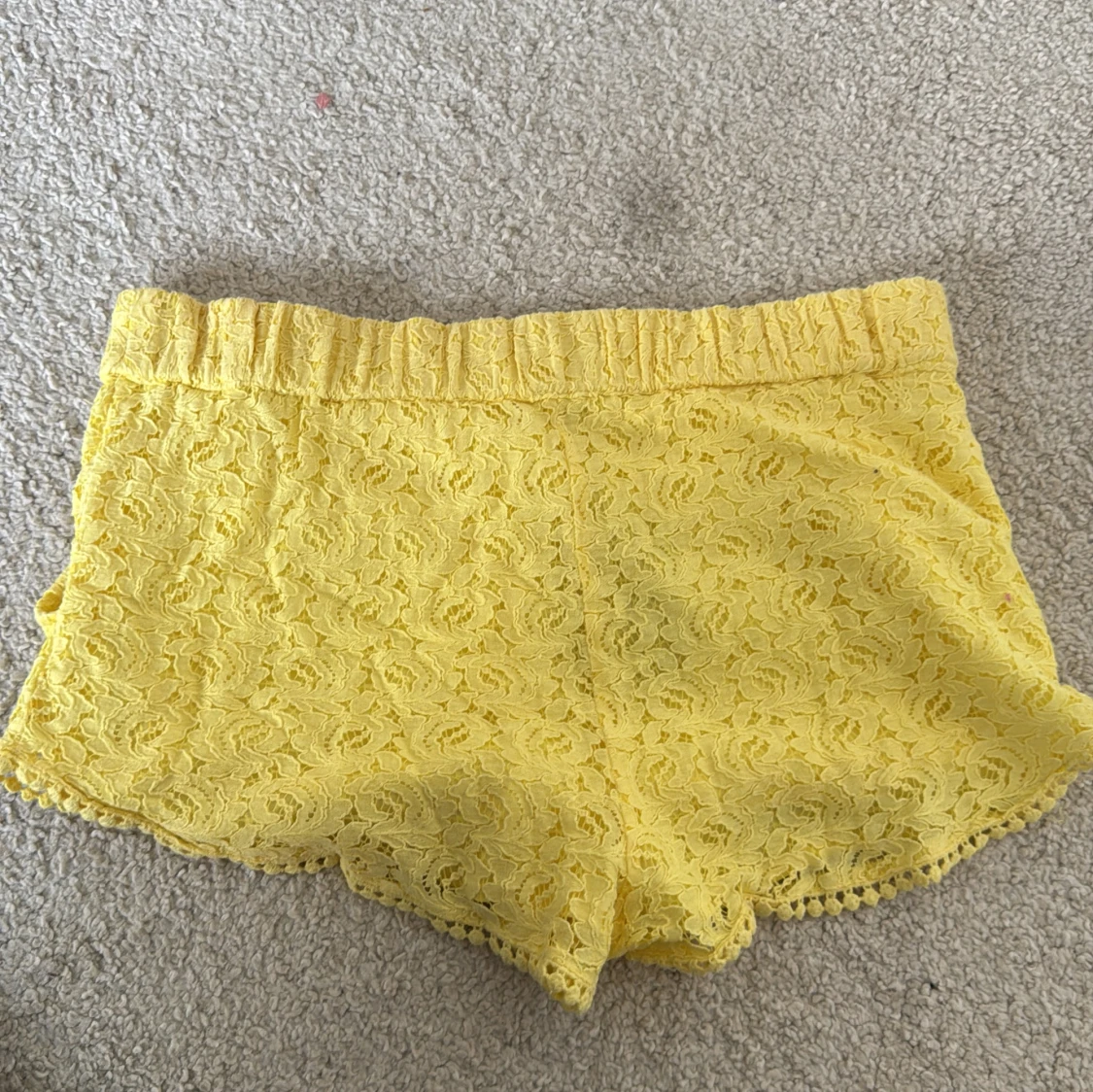 Gula spets-shorts - 1