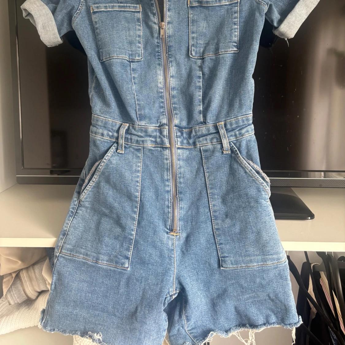 Jeansshortsdress med dragkedja från MNG - 1