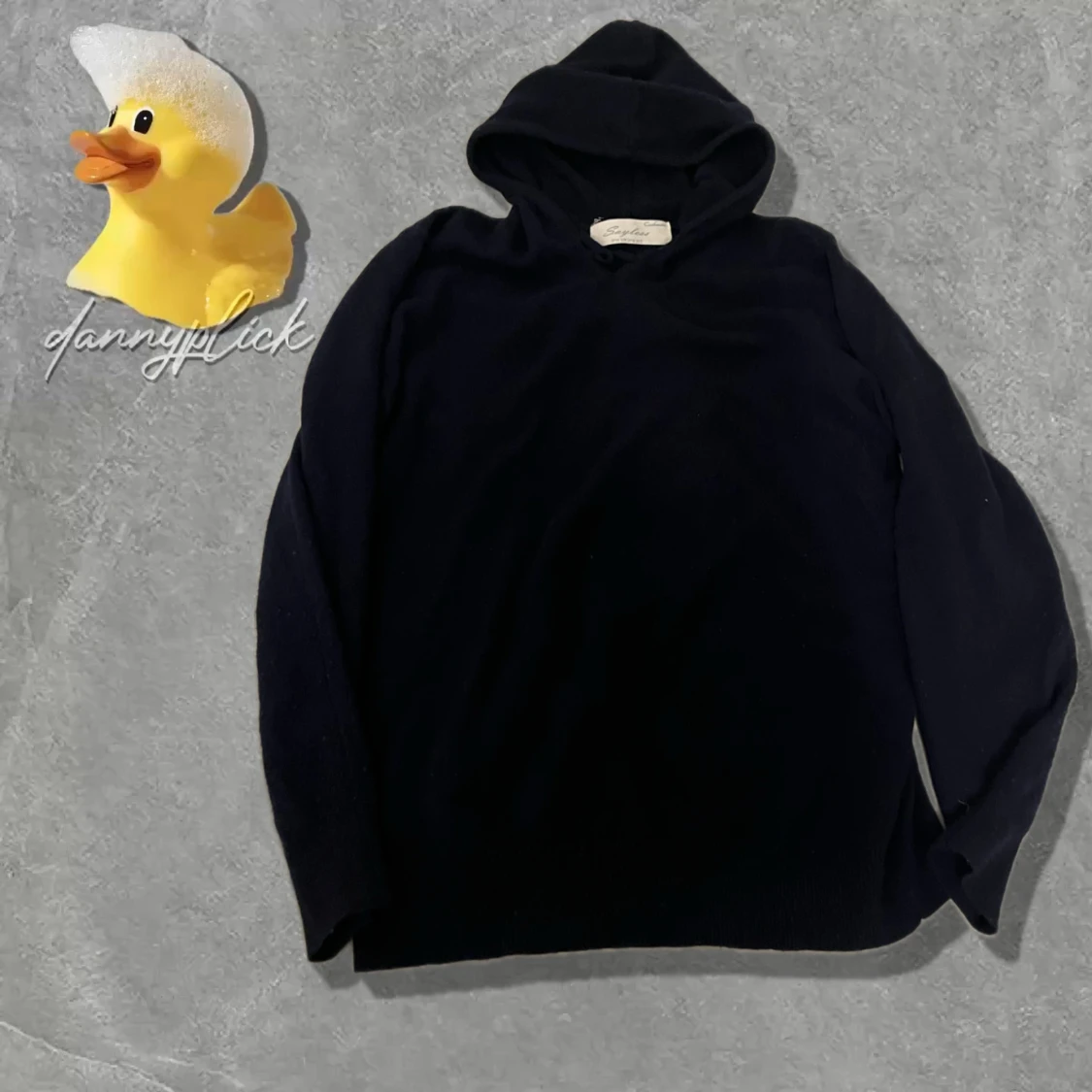 Marinblå kashmir hoodie från Sayless