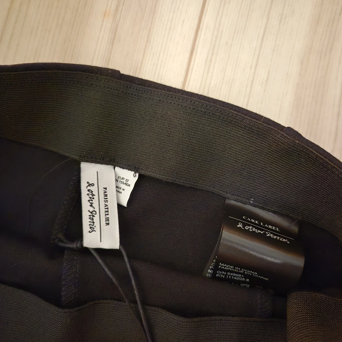 Helt nya kostymbyxor från & Other Stories - 2