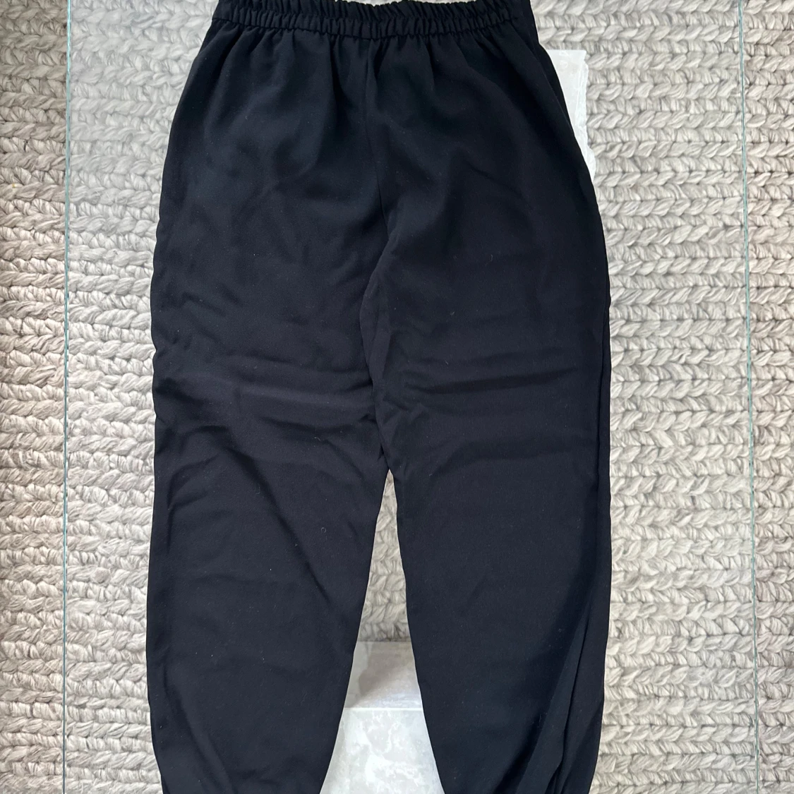 Svarta byxor med dragkedjor - 2