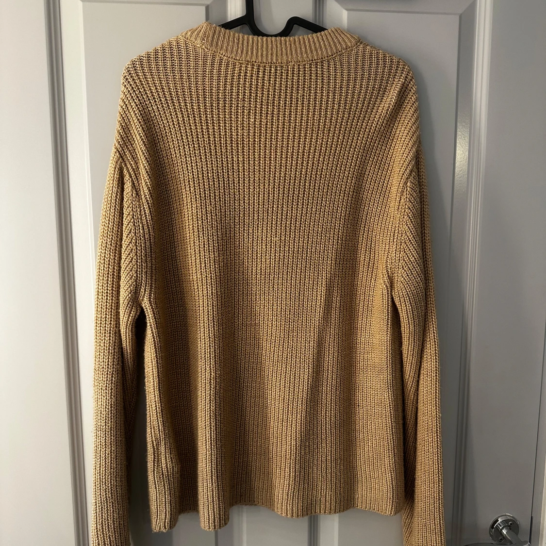 Beige stickad tröja från NA-KD - 2