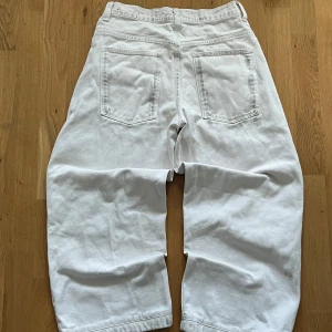 Baggy jeans från Colossus jaded london - ✔️Äkta✔️9/10 skick. Mer information, bilder och prisdiskutering i dm. True skate jeans 