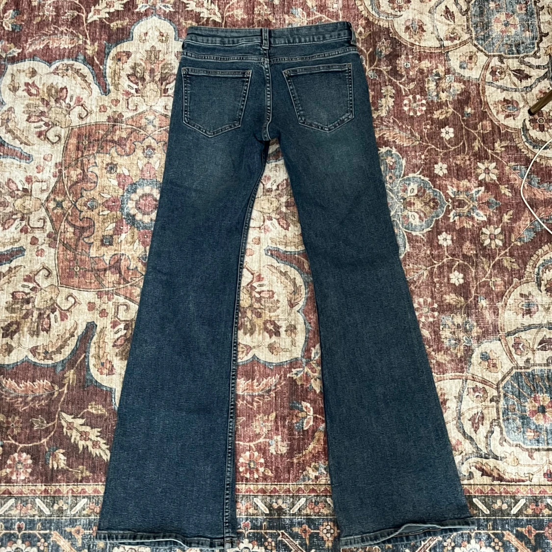 Mörkblå bootcut jeans från H&M Divided - 2