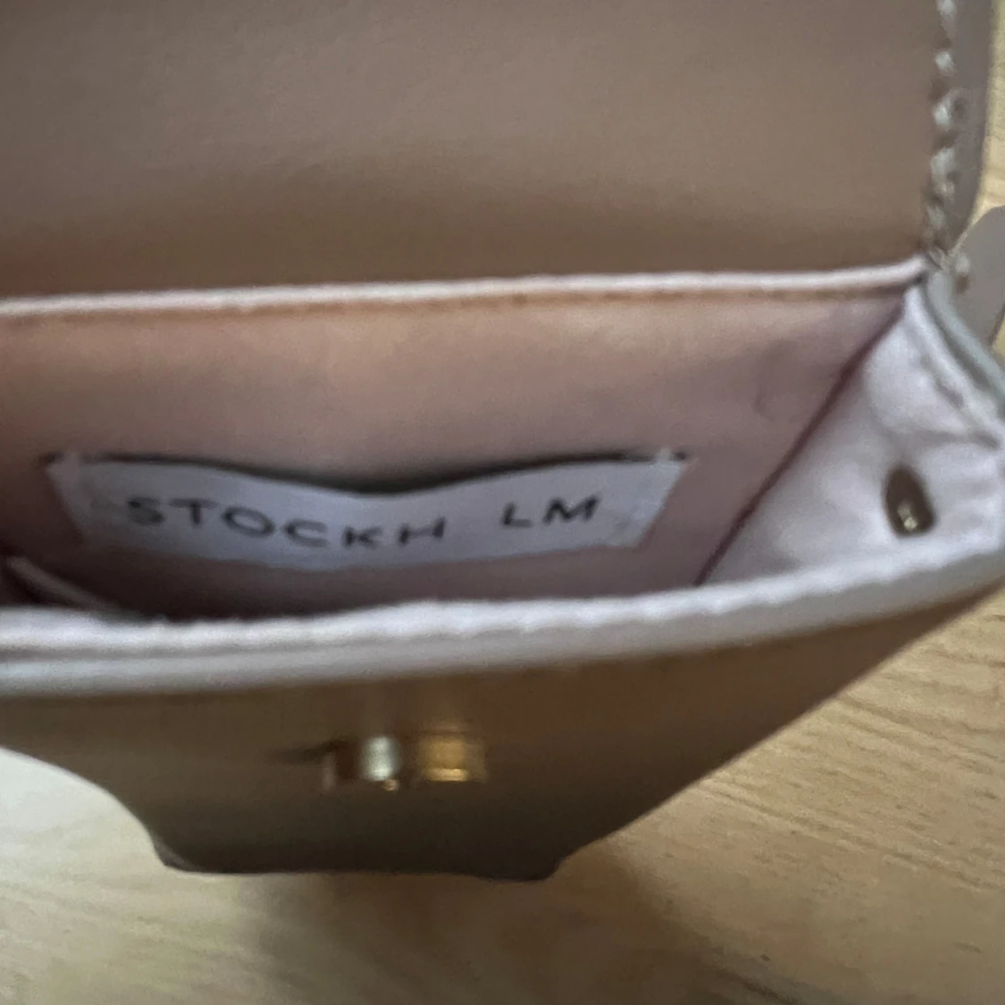 Beige axelväska från Stockh LM - 1